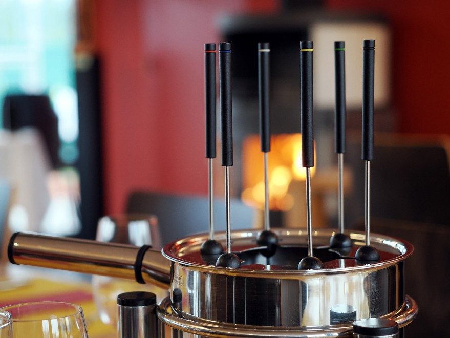 Alles bereit im wohlig-warm Cheminée-geheizten Clubhaus Alles bereit im wohlig-warm Cheminée-geheizten Clubhaus