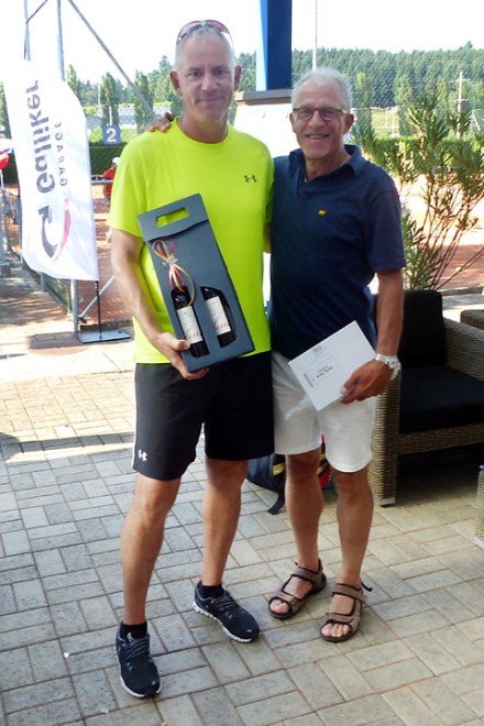 Final MS50+ 2016 mit René Wyss (l) und Hansueli Küng (r) Final MS50+ 2016 mit René Wyss (l) und Hansueli Küng (r)