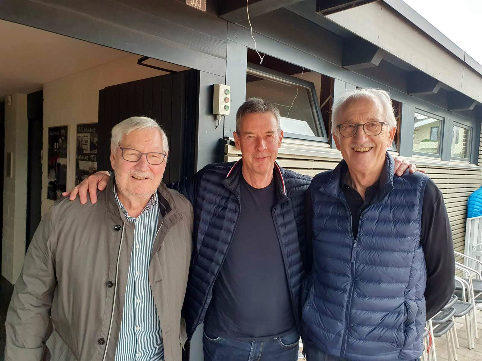 Ex-Präsidenten des TC Sempach geben sich ein Stelldichein Ex-Präsidenten des TC Sempach geben sich ein Stelldichein