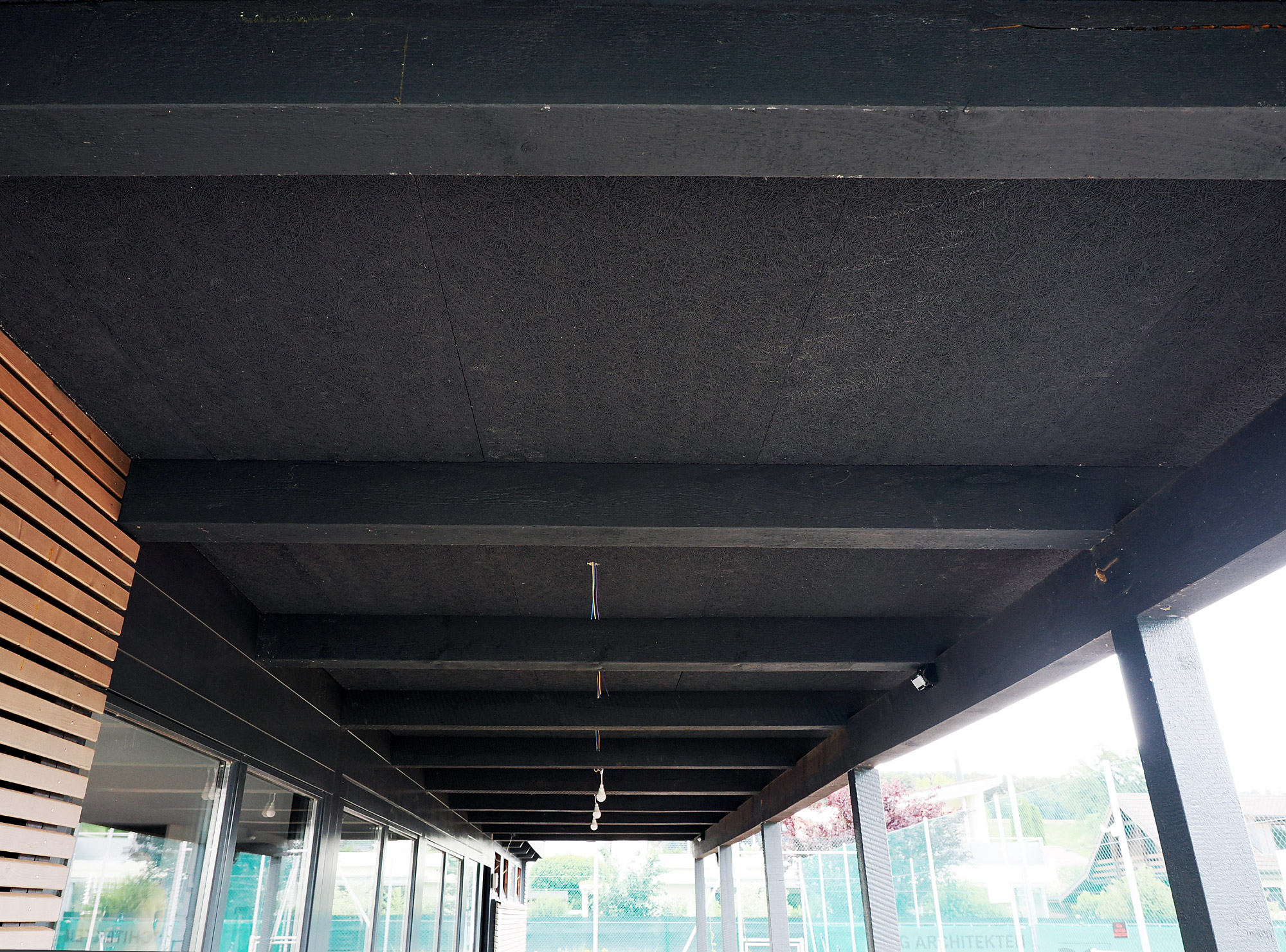 Deckenplatten komplett montiert Deckenplatten komplett montiert